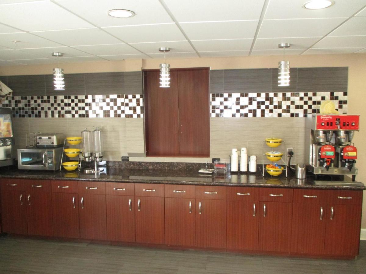 Days Inn & Suites By Wyndham Sam Houston Tollway Jersey Village Zewnętrze zdjęcie