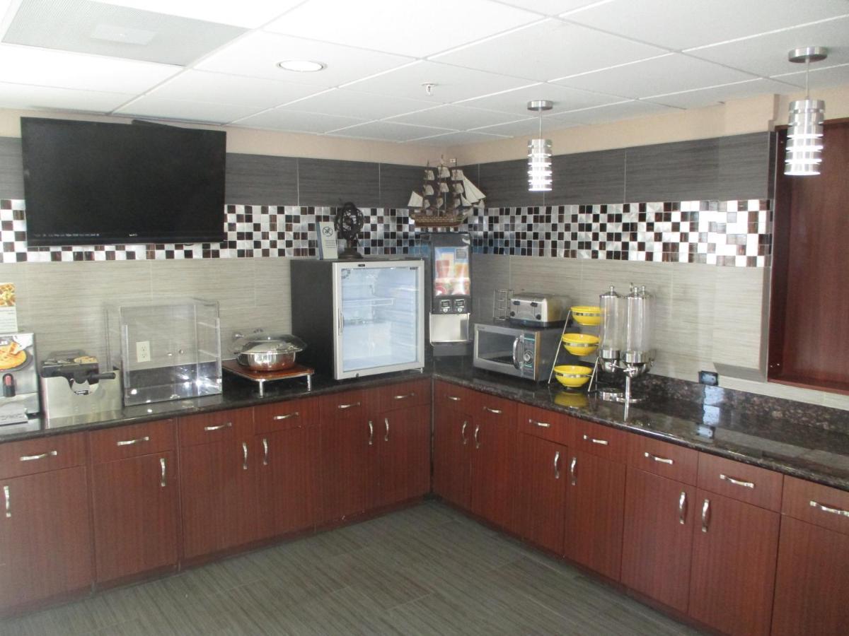 Days Inn & Suites By Wyndham Sam Houston Tollway Jersey Village Zewnętrze zdjęcie