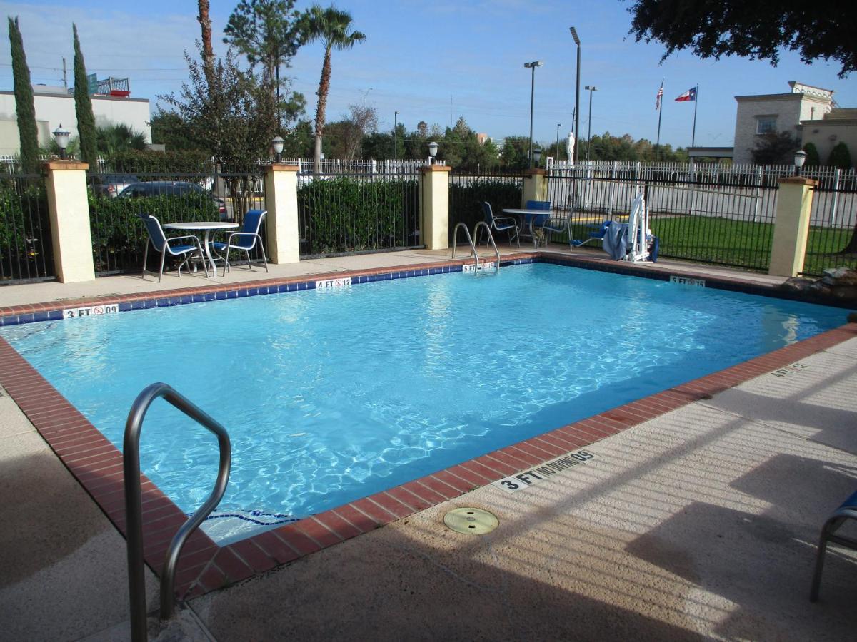 Days Inn & Suites By Wyndham Sam Houston Tollway Jersey Village Zewnętrze zdjęcie