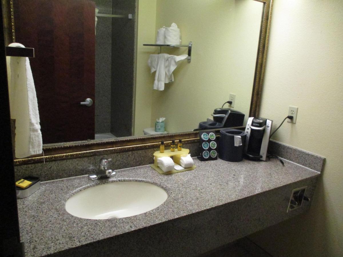 Days Inn & Suites By Wyndham Sam Houston Tollway Jersey Village Zewnętrze zdjęcie