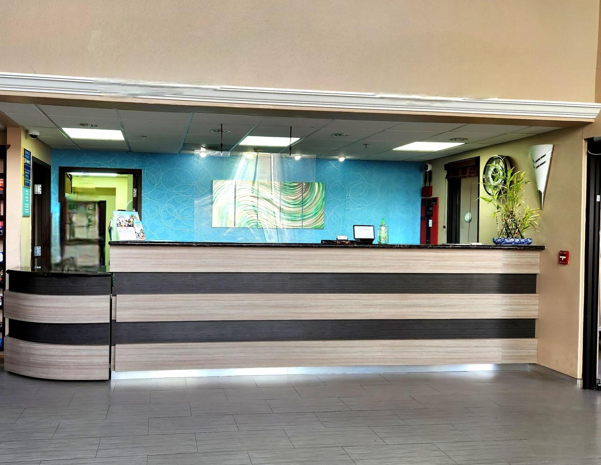 Days Inn & Suites By Wyndham Sam Houston Tollway Jersey Village Zewnętrze zdjęcie