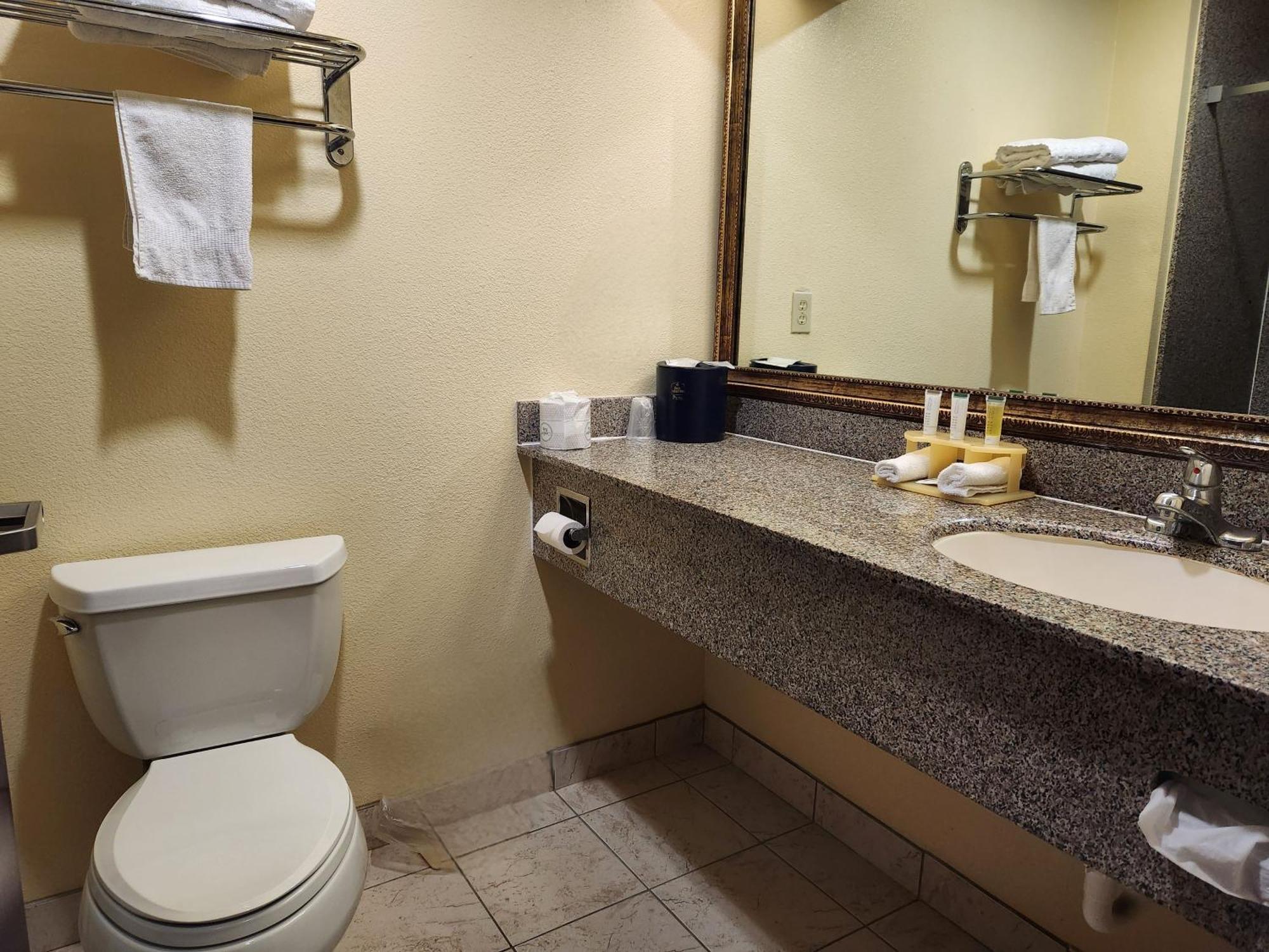 Days Inn & Suites By Wyndham Sam Houston Tollway Jersey Village Zewnętrze zdjęcie